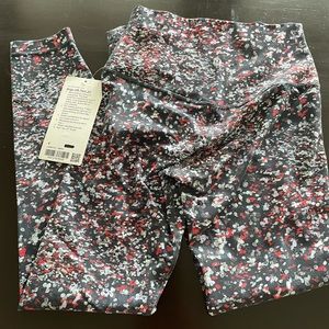 NWT Lululemon Align 25” pants Size 4